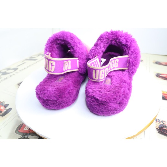 The UGG Fluff Yeah Slide (1097169) is a women's sandal  siz us 12 - Picture 2 of 10